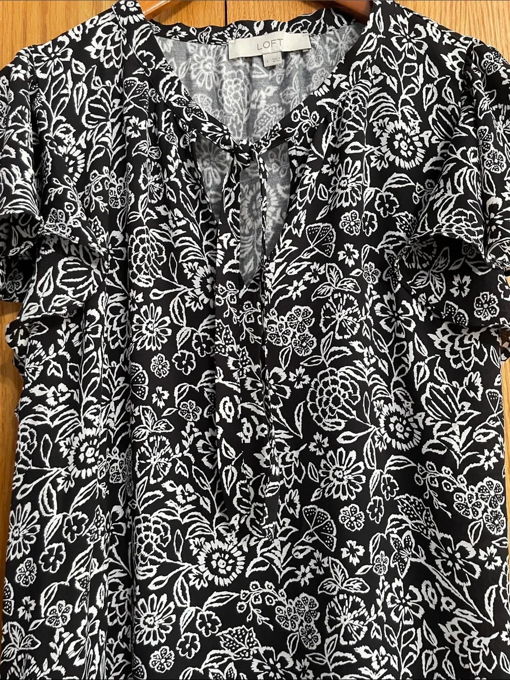 LOFT blouse allover